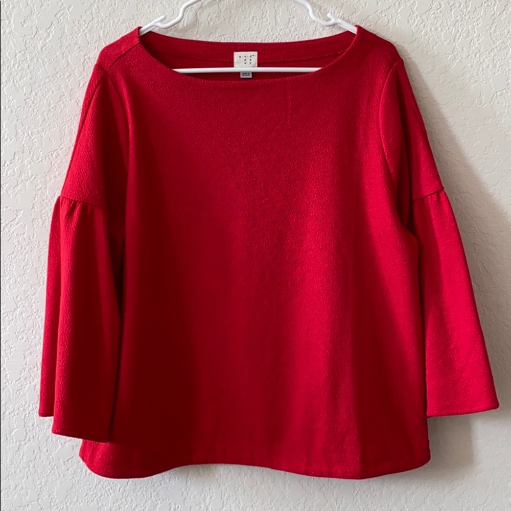 NEVER WORN Red top
